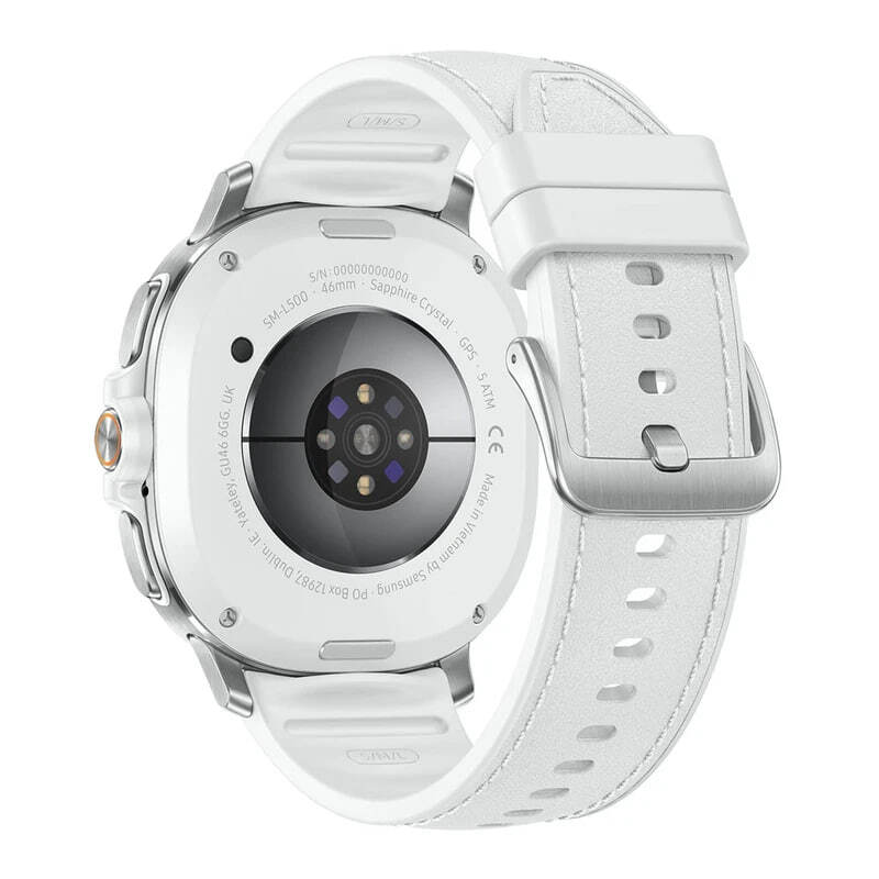 نمای پشت ساعت Galaxy Watch8 Classic سفید با حسگرهای پایش سلامت