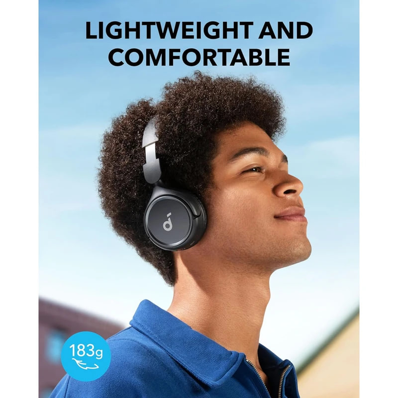 هدفون بلوتوثی انکر مدل Soundcore H30i عکس کاربر مرد درحال گوش دادن موسیقی