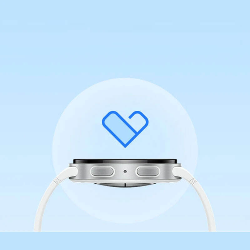 نمای جانبی ساعت Galaxy Watch8 سفید با دکمههای کناری