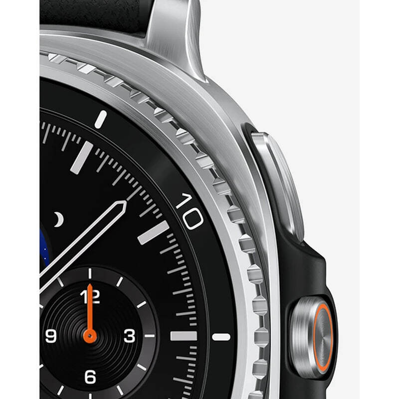 نمای نزدیک قاب استیل و صفحه ساعت سامسونگ Galaxy Watch8 Classic مدل SM-L500