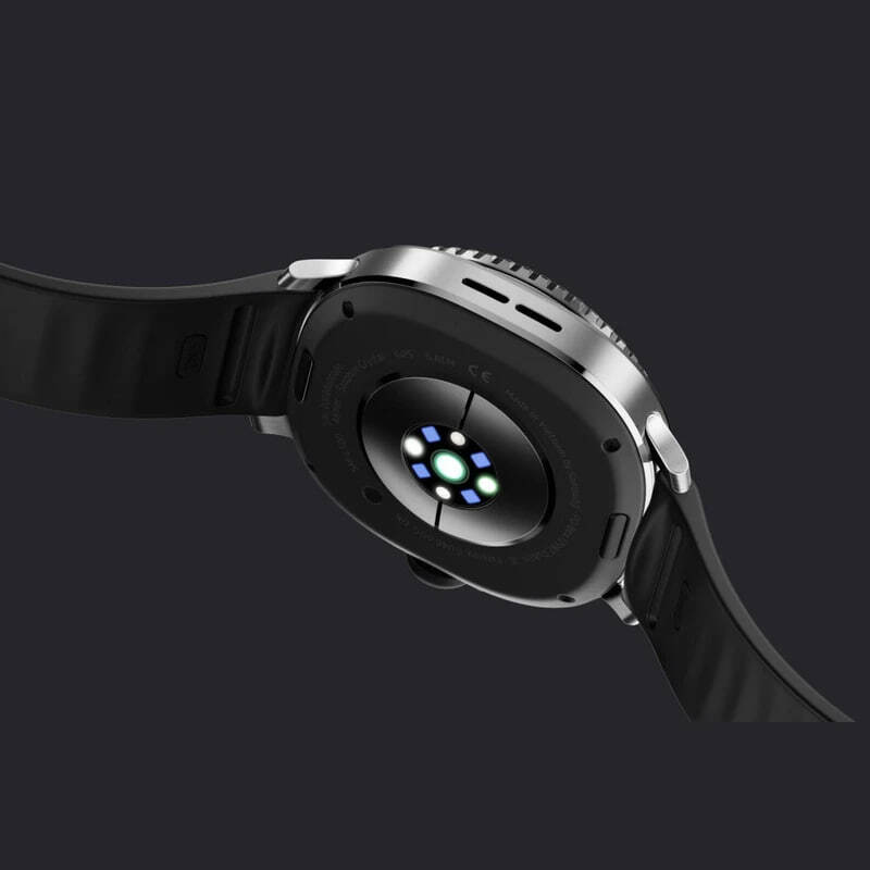 نمای پشت ساعت سامسونگ Galaxy Watch8 Classic مشکی و حسگرهای سلامتی