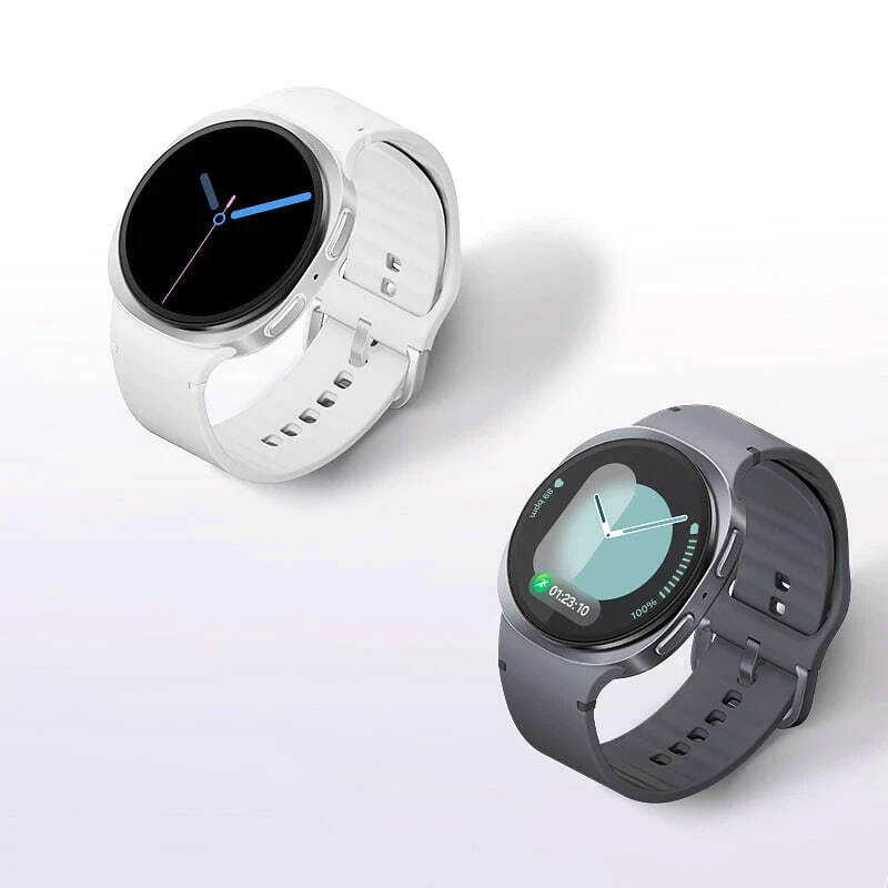 مقایسه ساعت Galaxy Watch8 مشکی و سفید با واچ فیسهای متفاوت