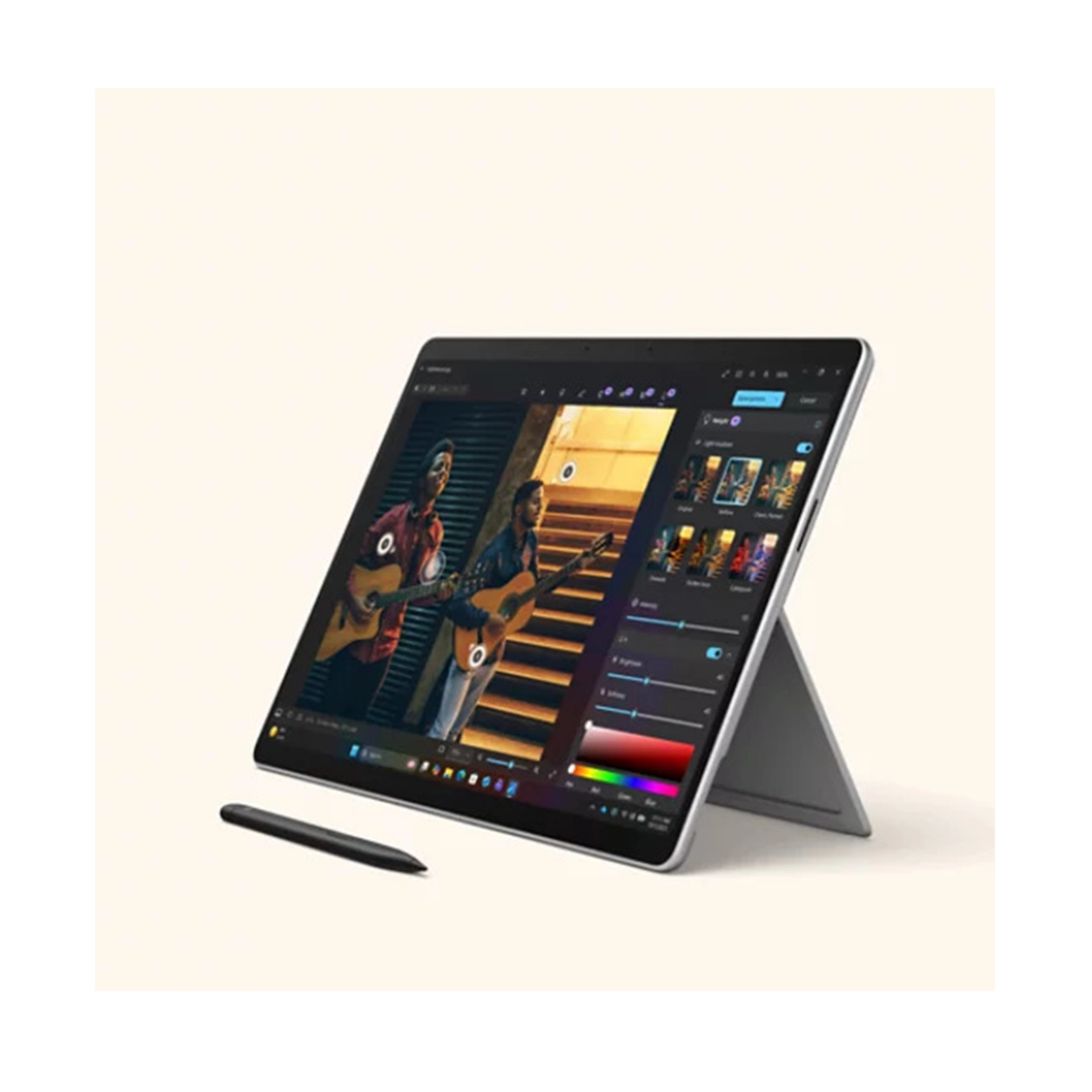 Surface Pro 13 X2 Elite 2026 - استفاده با قلم و پایه